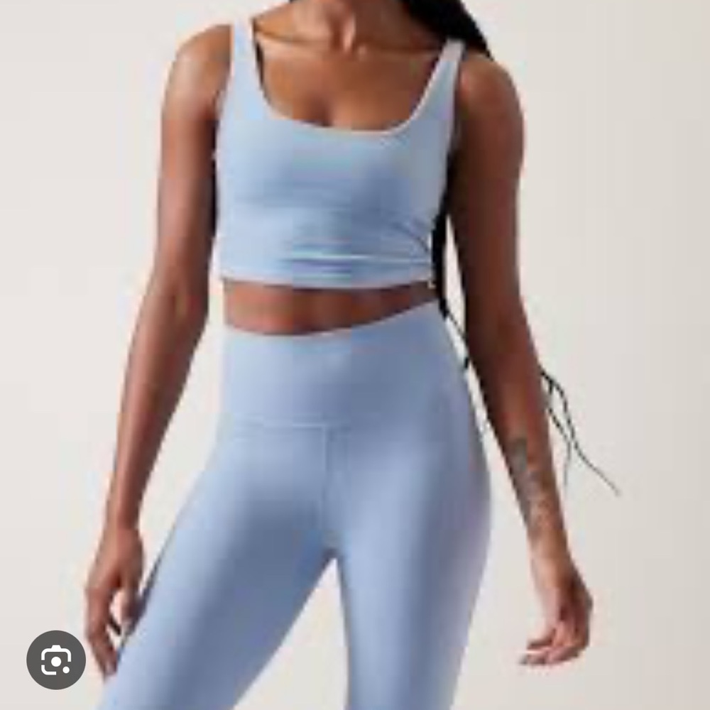 Athleta cut out crop workout top